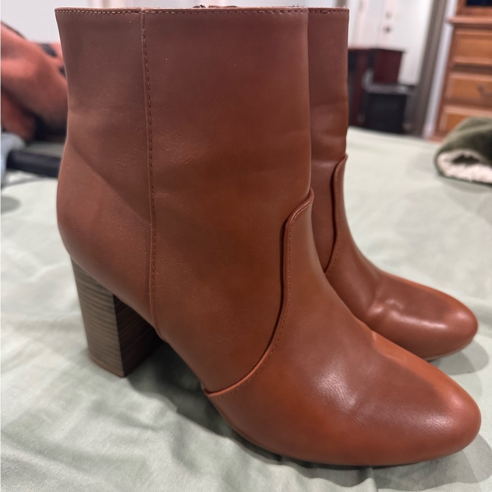 Old Navy Cognac Heeled Booties Size 8